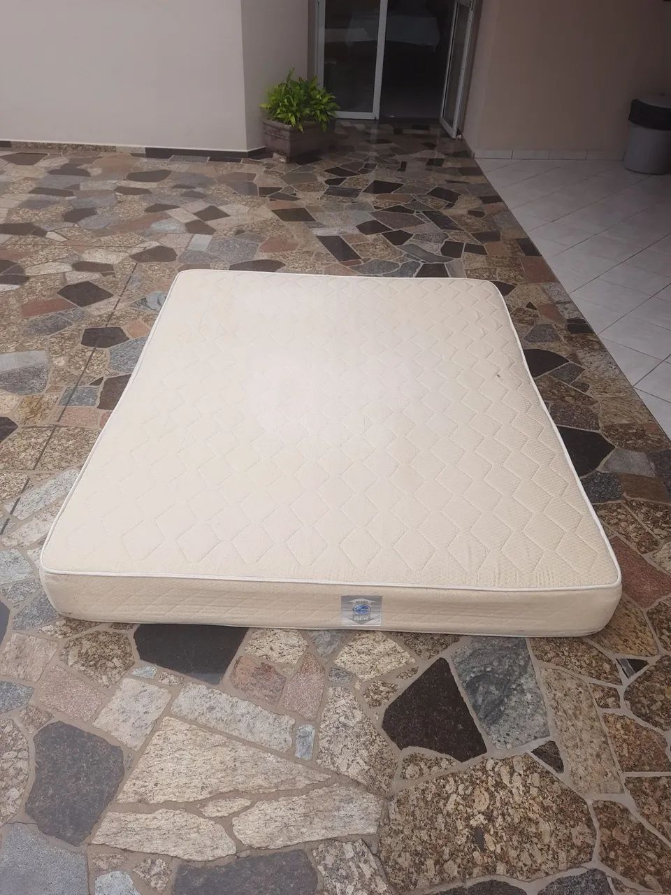 Colchão queen marca sonosul usado