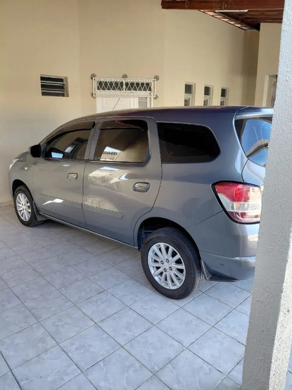 Chevrolet Spin SPIN LT 1.8 8V Econo.Flex 5p Aut. 2013