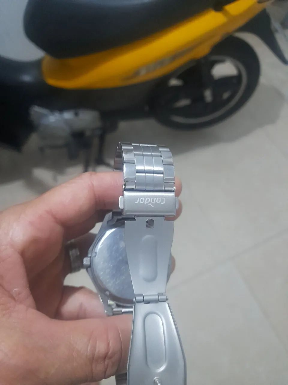 Vendo um relógio condor 3 bolas  funcionando perfeitamente  - Foto 2
