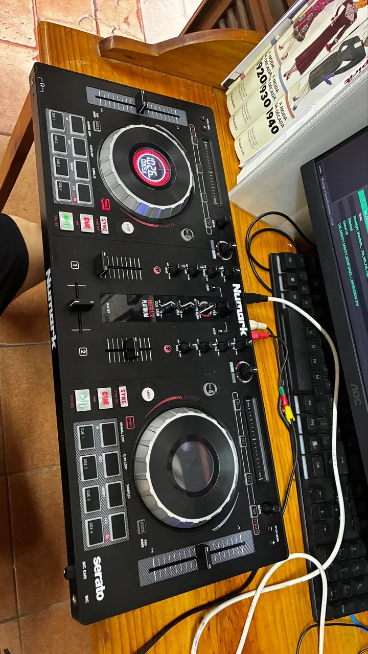 CONTROLADORA  DJ NUMARK MIX TRACK PLATINUM  - Foto 3