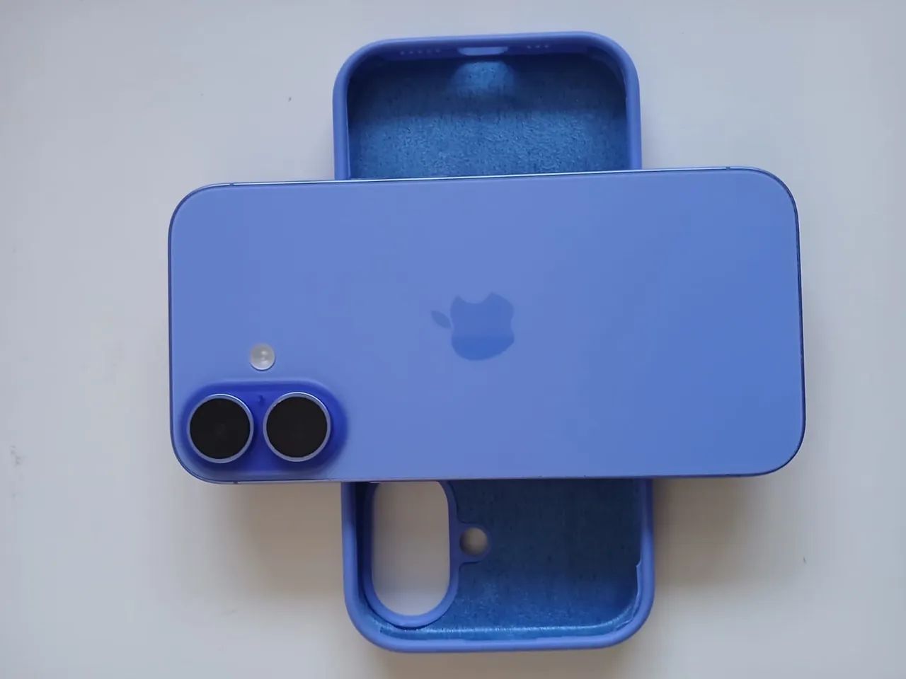 IPHONE 16 - Foto 3