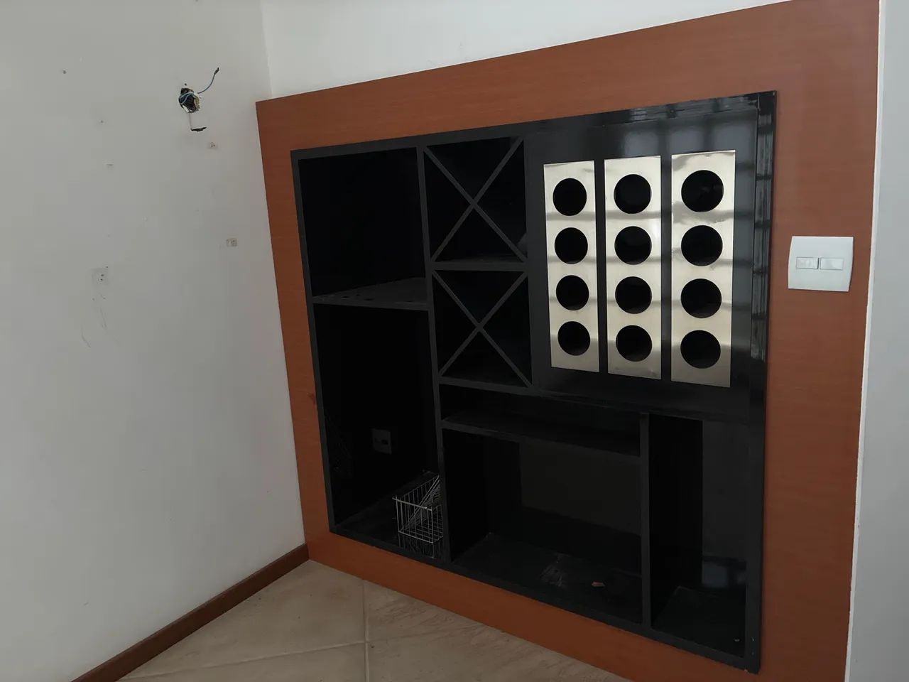 Adega planejada em MDF - Foto 2