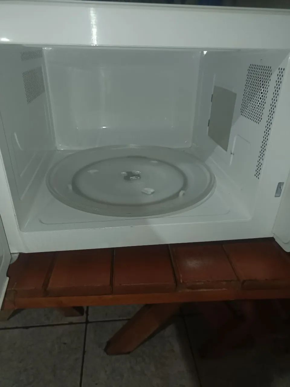Microondas Eletrolux 30 litros muito conservado  - Foto 5