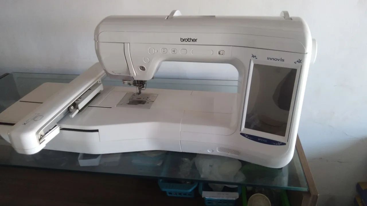 Vendo máquina de Bordar Brother BP2100 