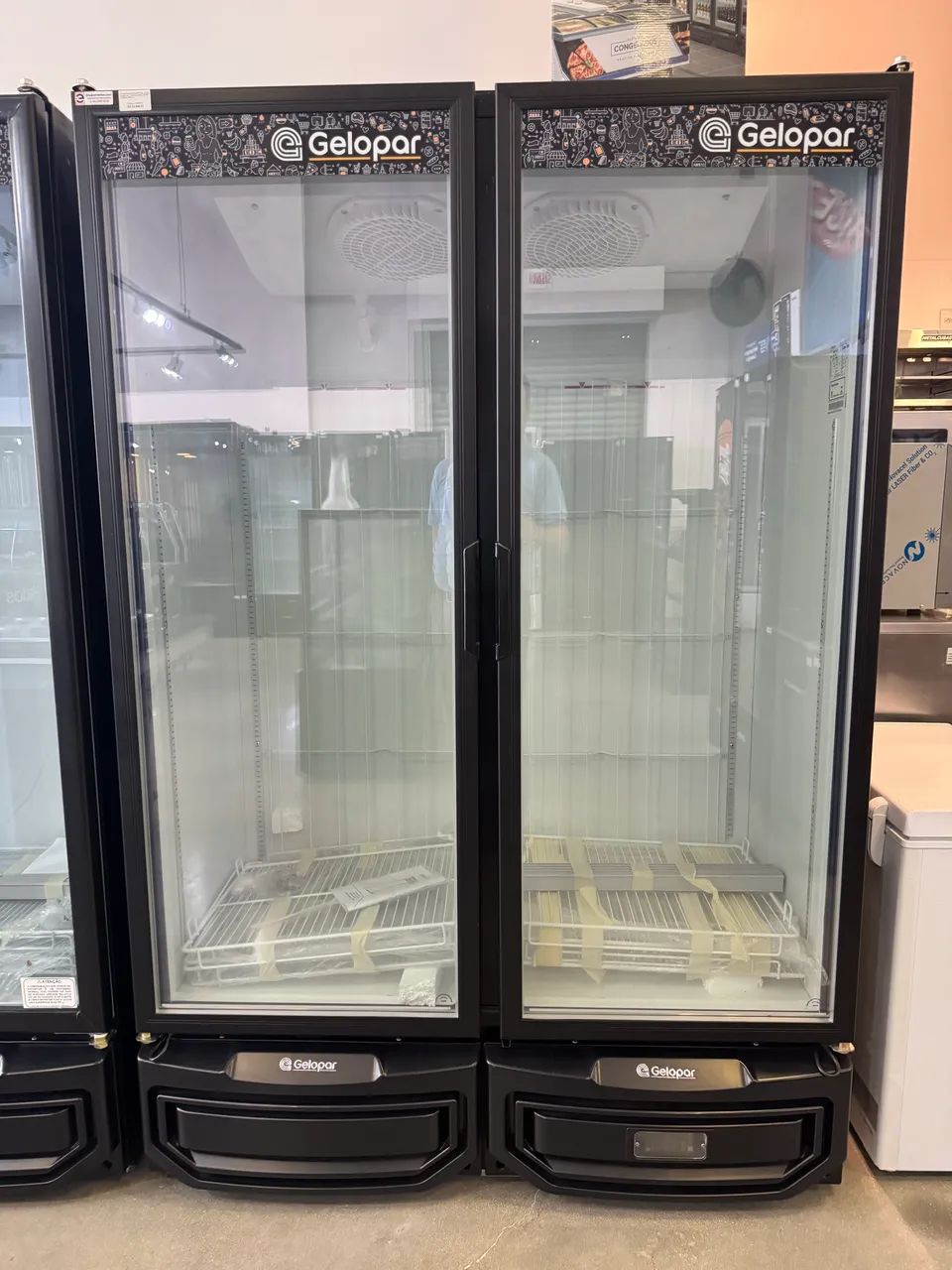Conservador vertical conveniência congelados 2 portas vidro Gelopar  - Foto 2