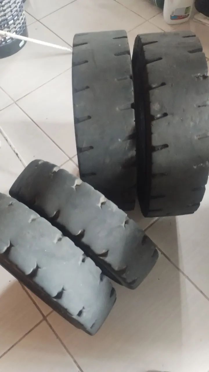 Pneus empilhadeira  - Foto 2