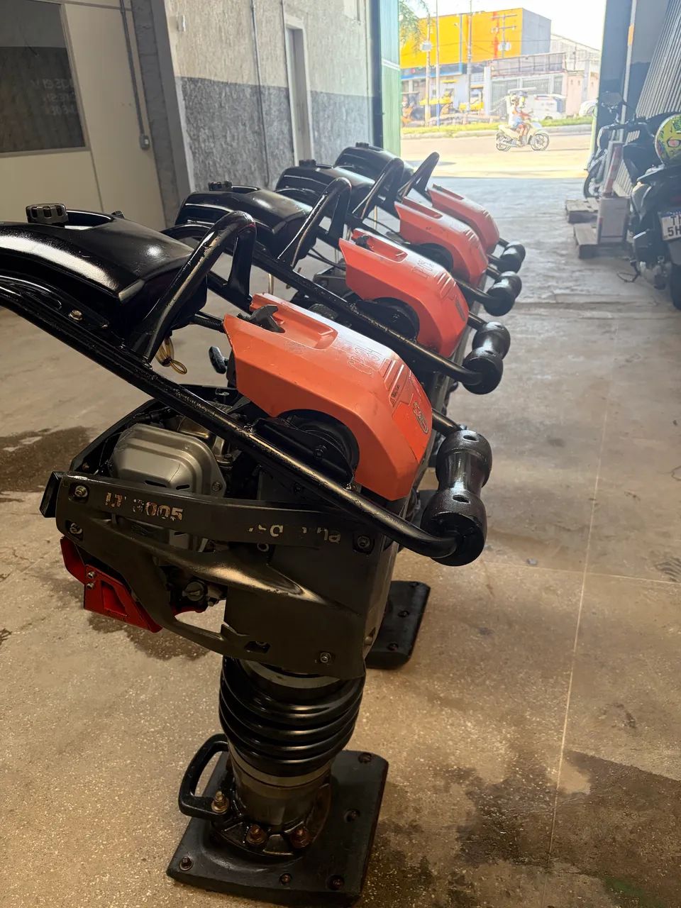 Husqvarna LT 6005 - Compactador de Percussão Profissional - Foto 5