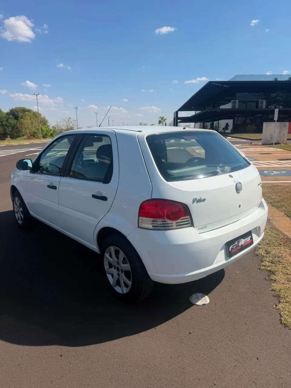 Fiat Palio Week. Attractive 1.4 Fire Flex 8V 2011 - Foto 5