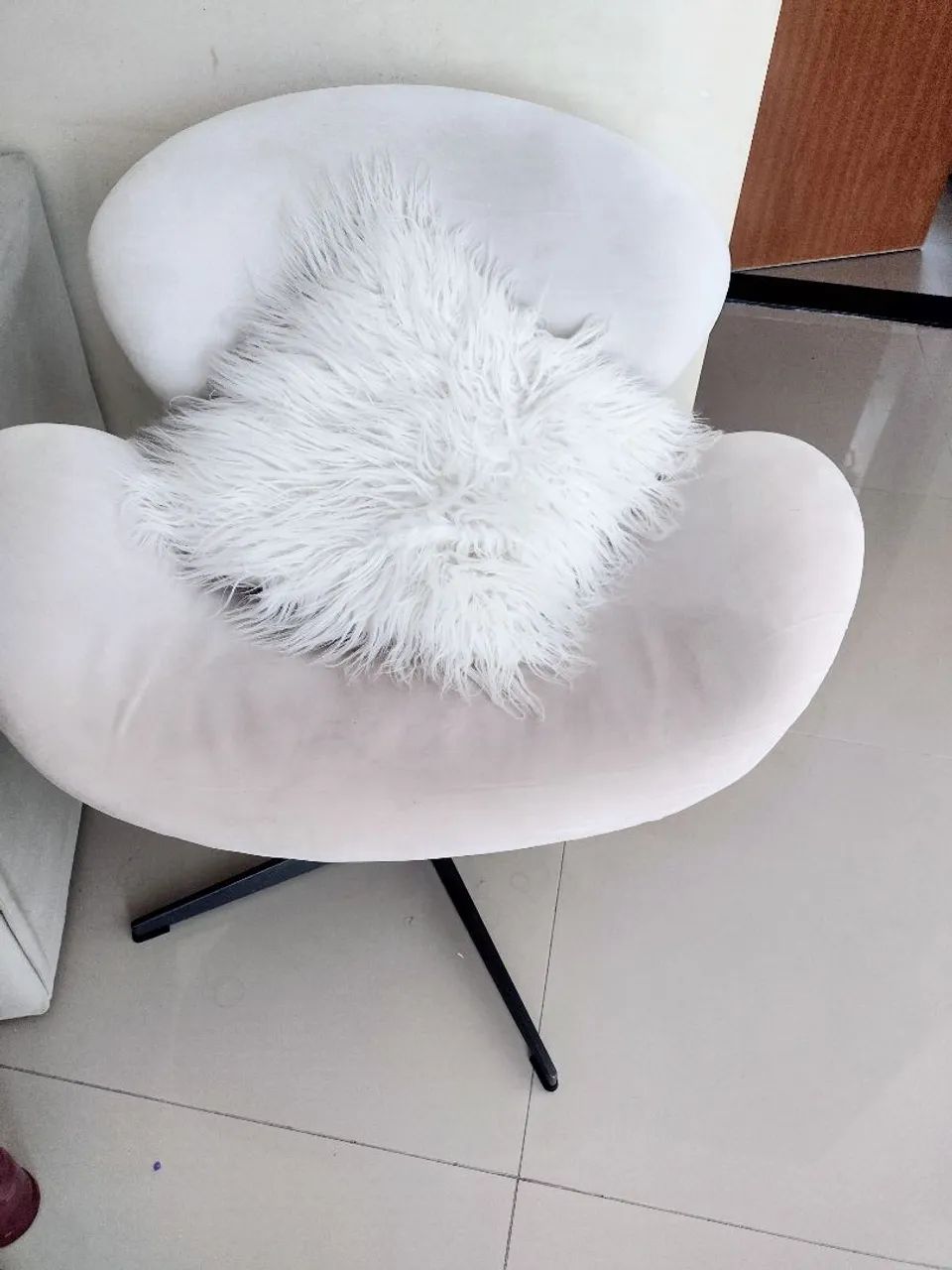 Poltrona Egg Giratória 360° Offwhite