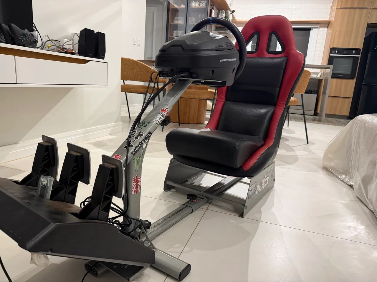 THRUSTMASTER T300RS GT + COCKPIT SIMULADOR CORRIDA