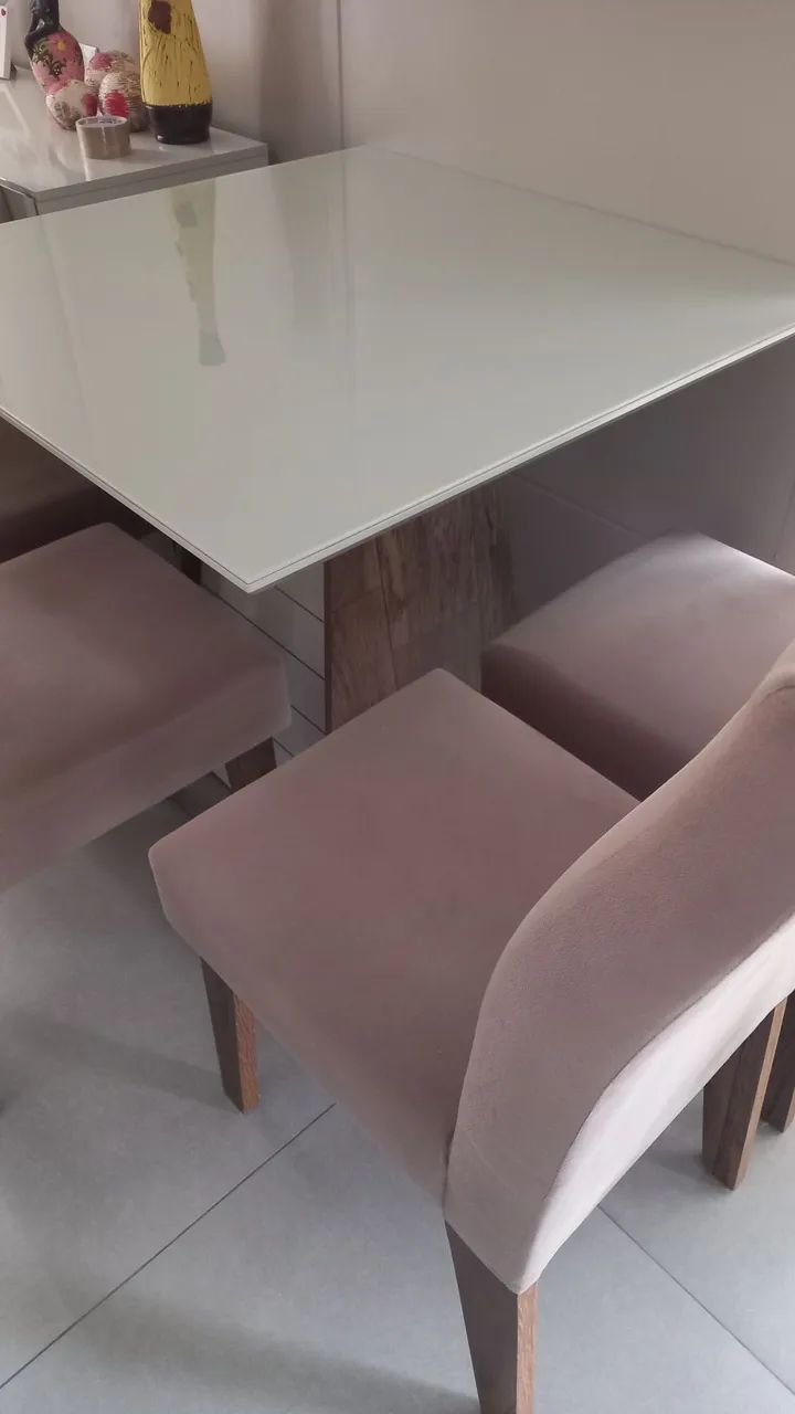 Conjunto de mesa de jantar e 4 cadeiras - Foto 2