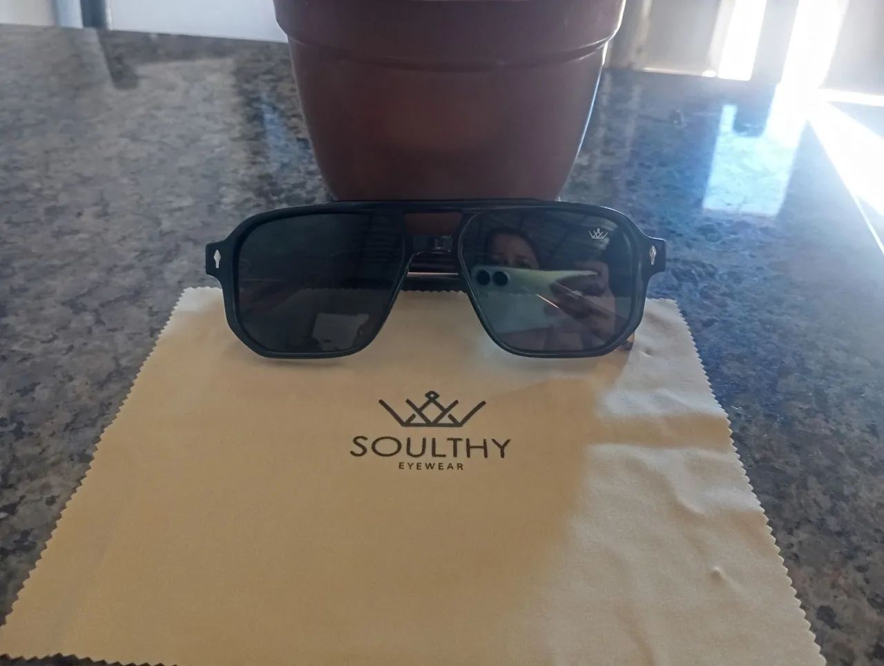 Vendo três óculos de sol novo  - Foto 3