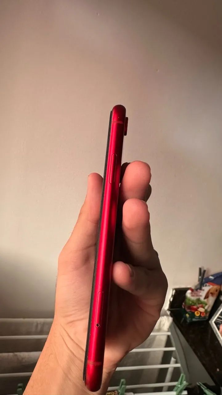iPhone XR RED - Foto 4