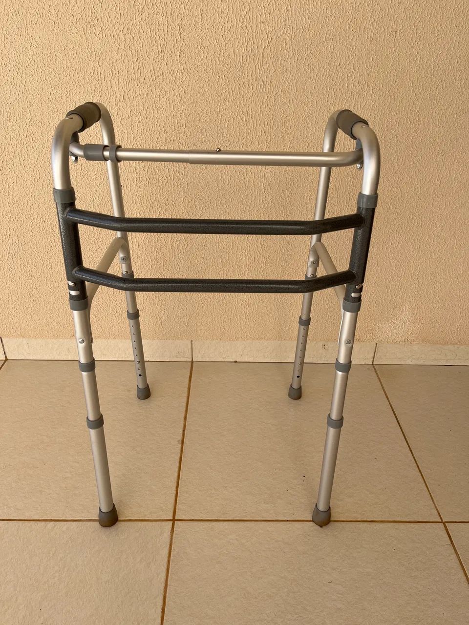 Andador dobrável