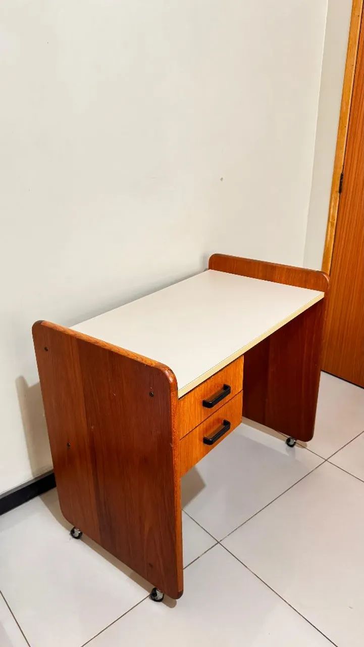 Mesa de escritório com rodinhas  - Foto 3