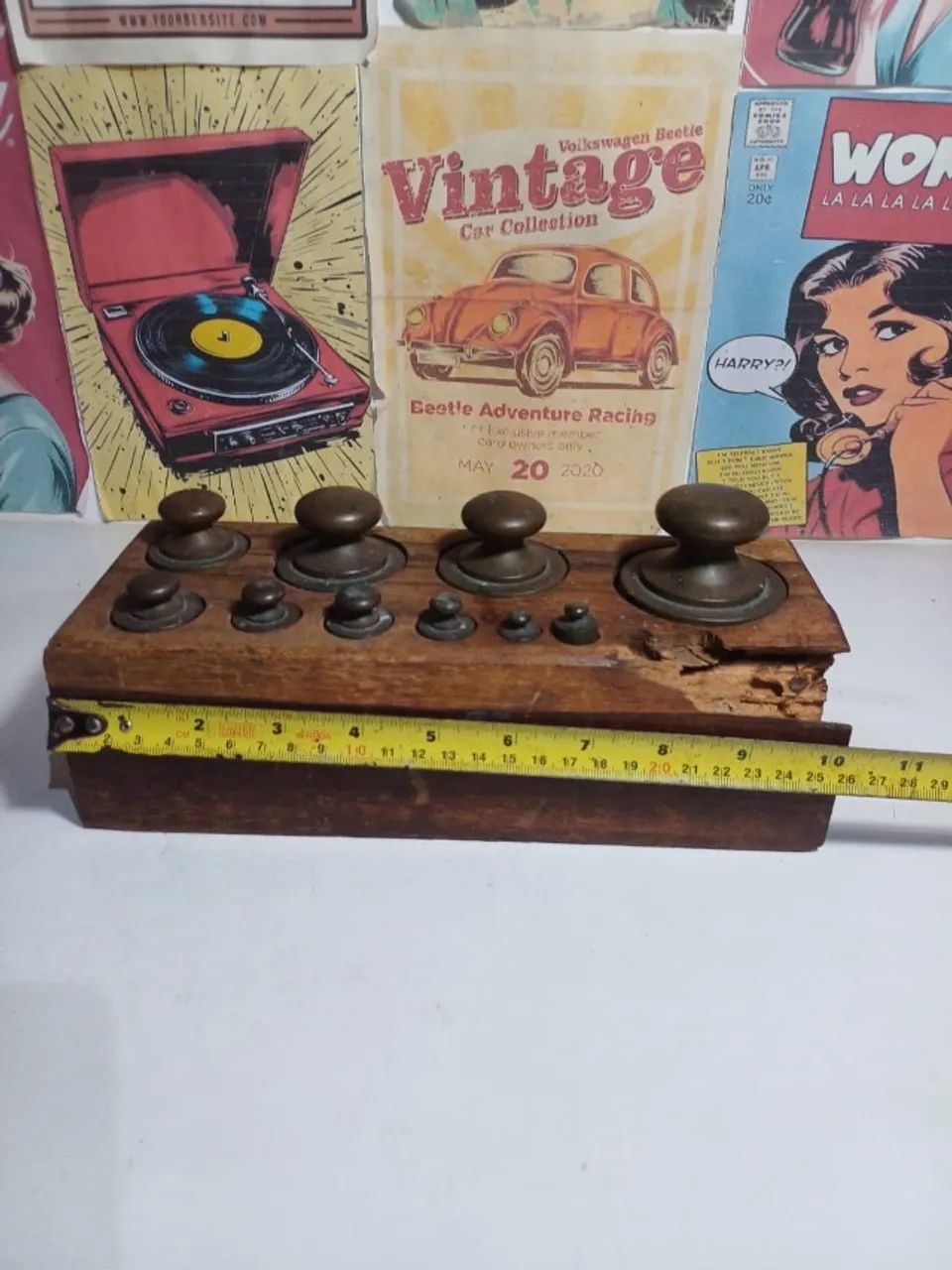 conjunto cepo de pesos de balança antigos em uma caixa de madeira. VEJA FOTOS - Foto 3