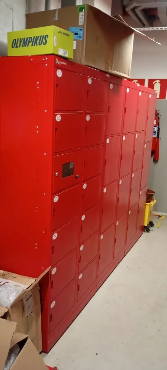 Armário locker - 28 portas 