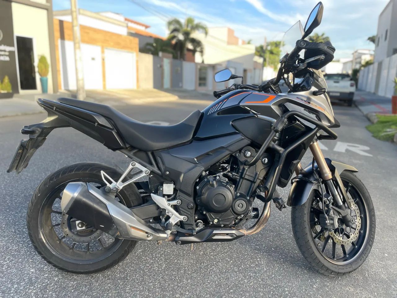 Honda CB500X 2023 - novíssima 