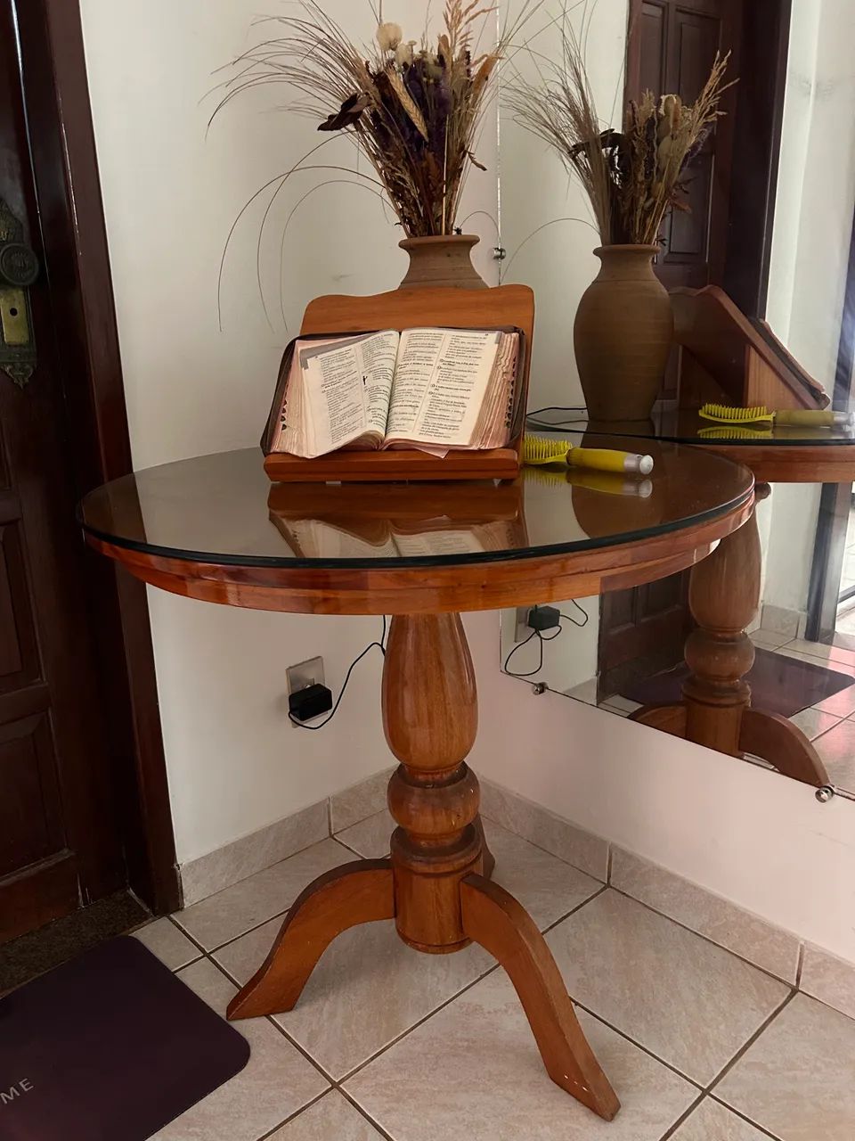 Mesa de madeira maciça 