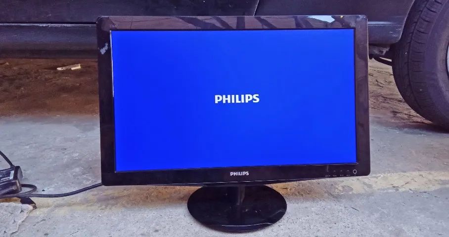 Monitor Philips 22 polegadas. Perfeito para trabalho e lazer 
