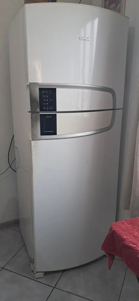 Vendo geladeira com defeito 
