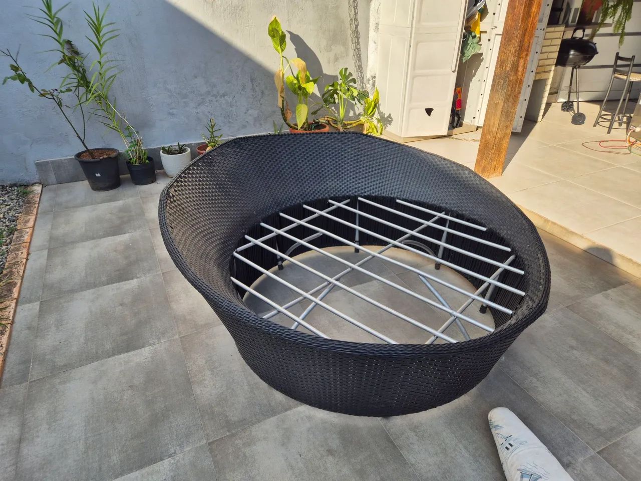 Chaise de fibra redondo