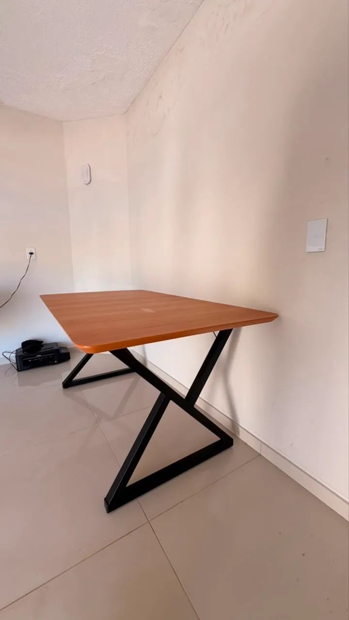 Mesa de Jantar com Design Moderno - Semi Nova - Foto 2