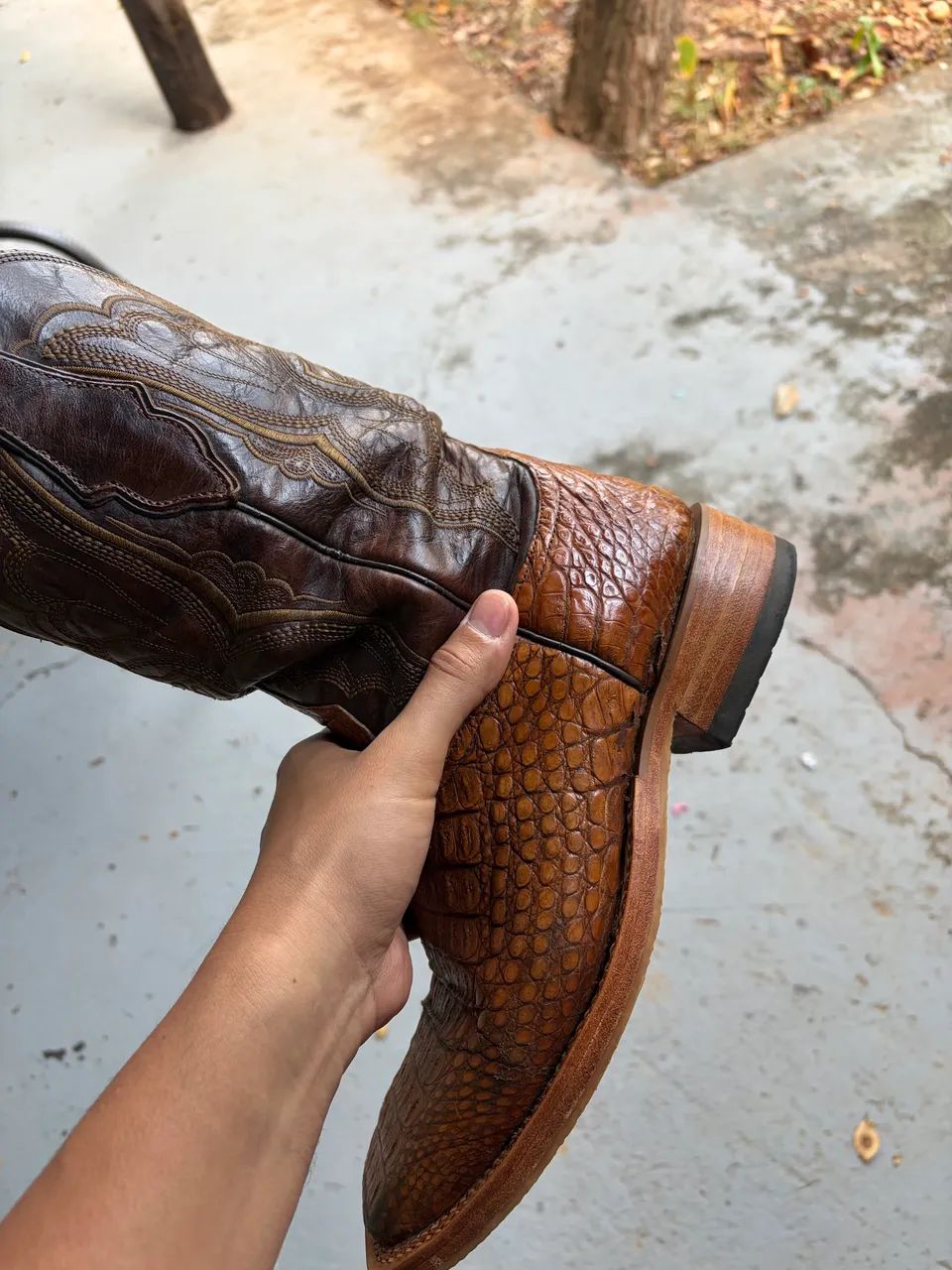Vendo bota couro de jacaré  - Foto 4