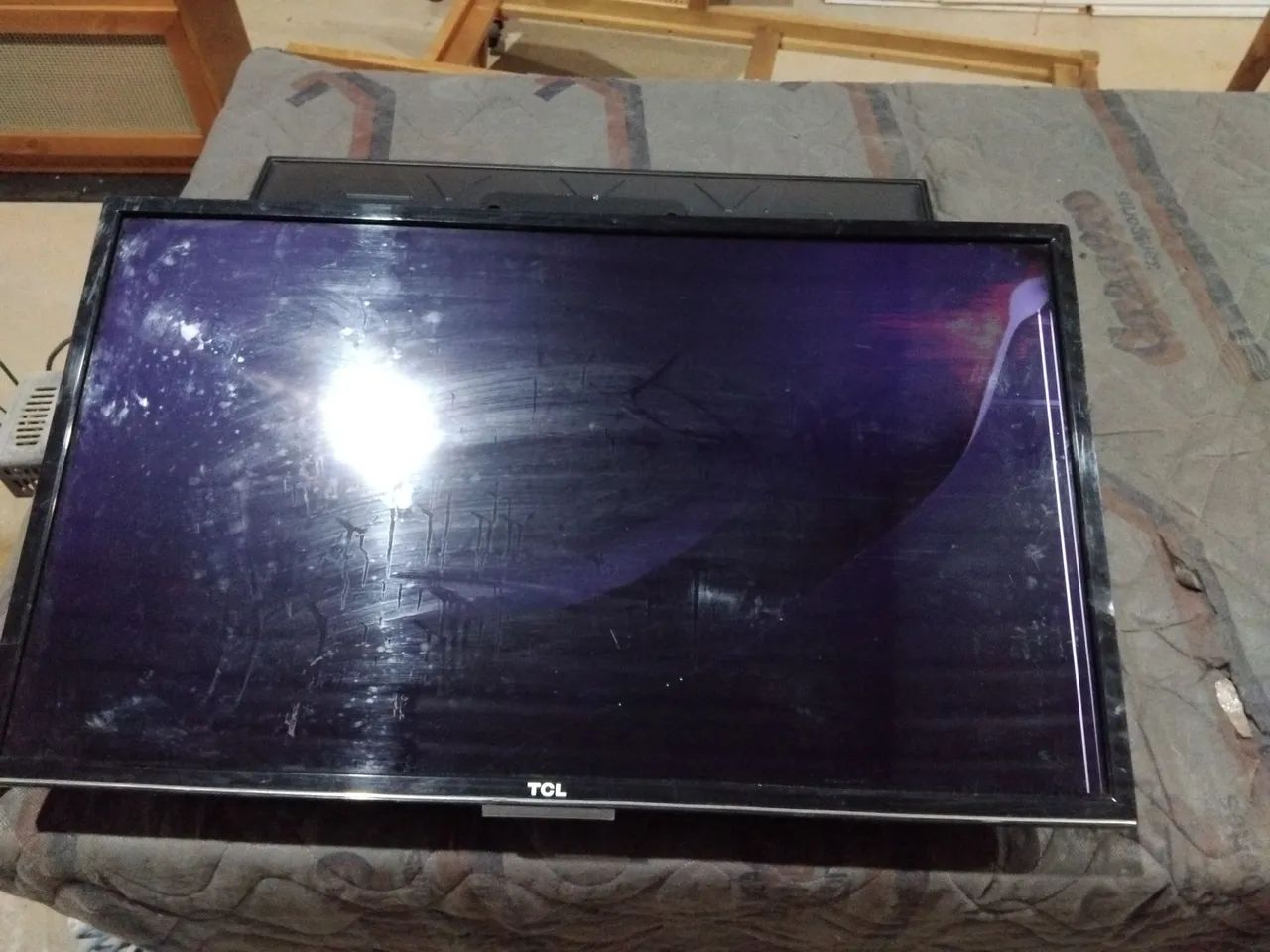 Tv TCL 32pol com defeito - Foto 2