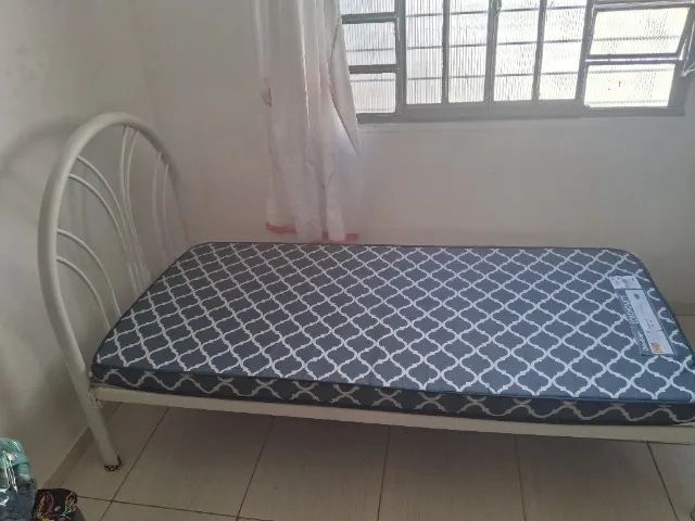 Cama de solteiro com colchão ortobom