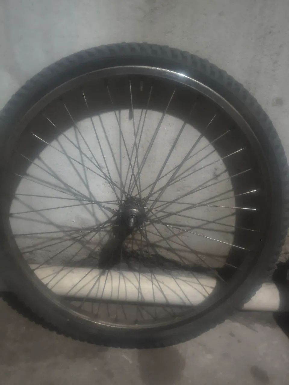 Roda Traseira Aro 26 com Pneu e Câmara - R$60 - Foto 2