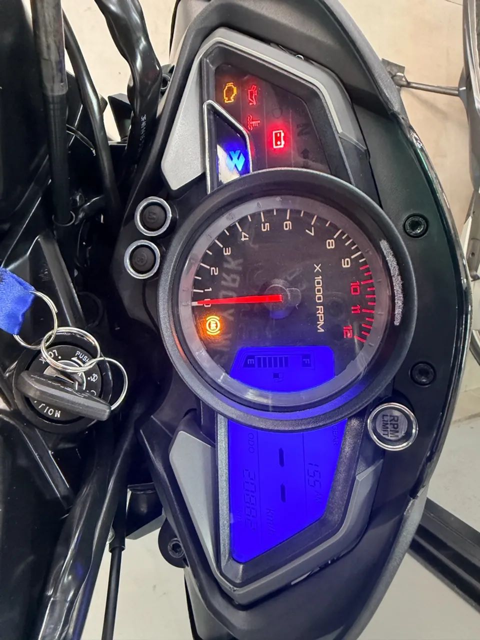 DOMINAR 200 ABS 2025 - Foto 4