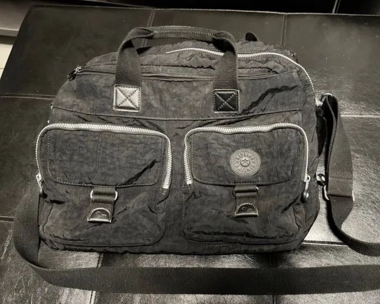 Bolsa Kipling Original - Preta e com Alça Transversal