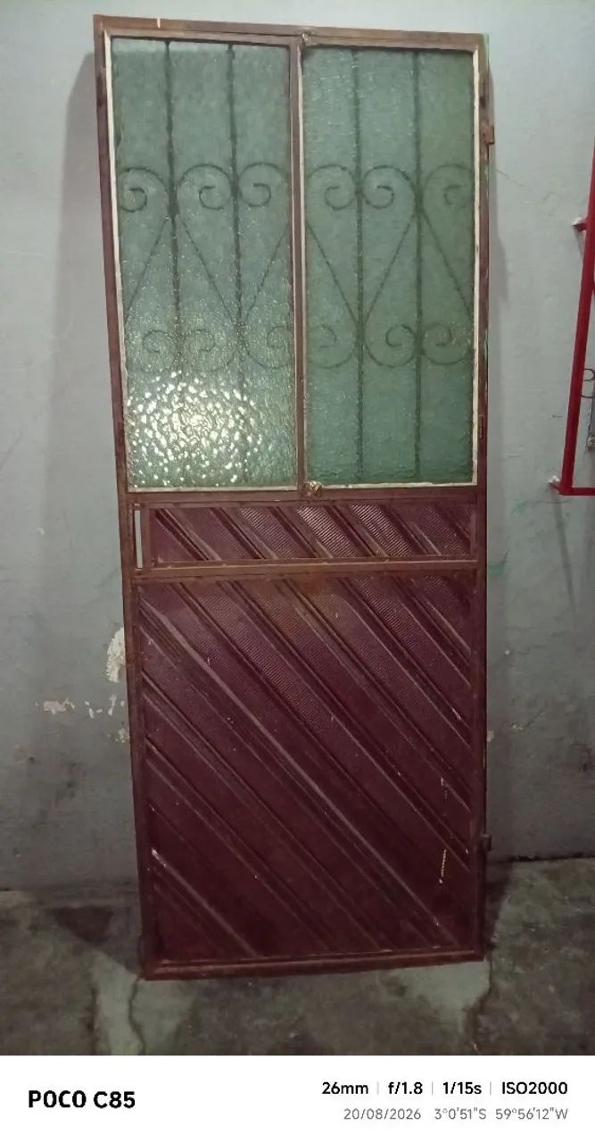 PORTA DE FERRO COM VIDRO COMPLETO, R$ 320
