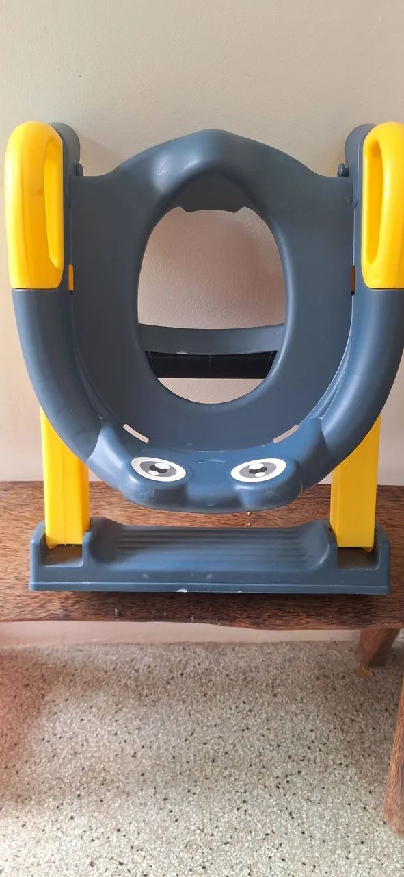 Assento redutor infantil dobrável com escada - Foto 2