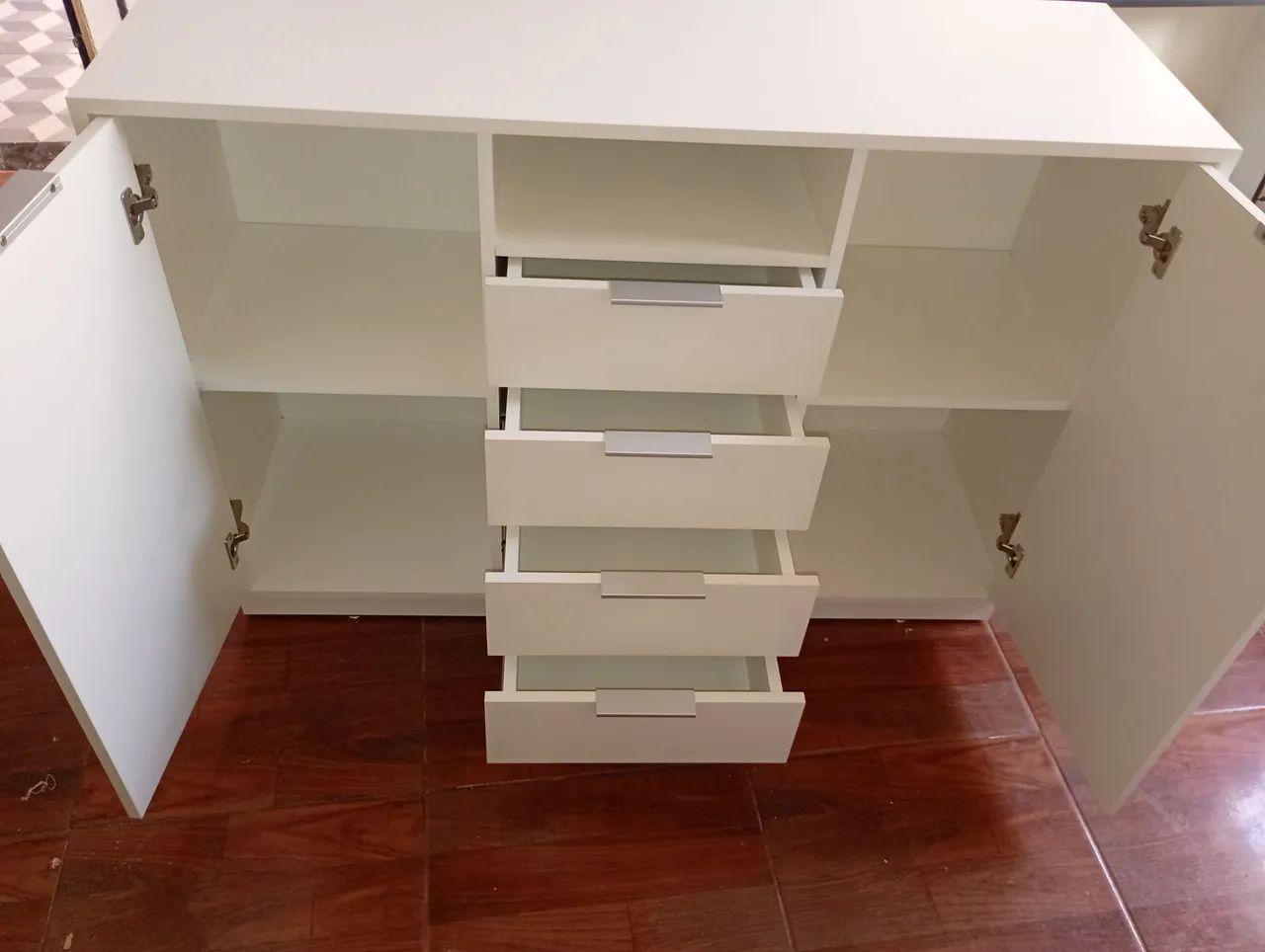 Cômoda 1.20cm. 4 gavetas com fundo de MDF 6mm.  - Foto 3