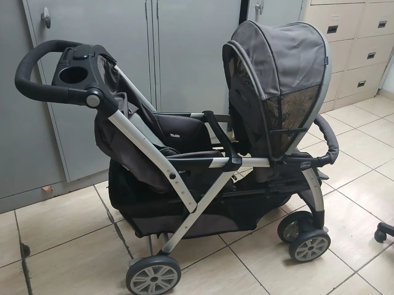 Carrinho para Gêmeos Cchico graphite - Foto 5