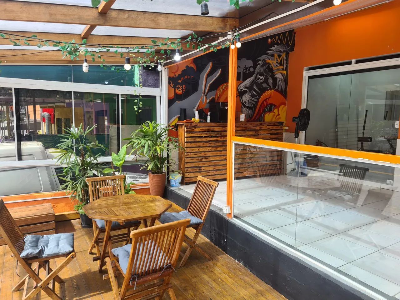 Espaço comercial para locação/ parceria