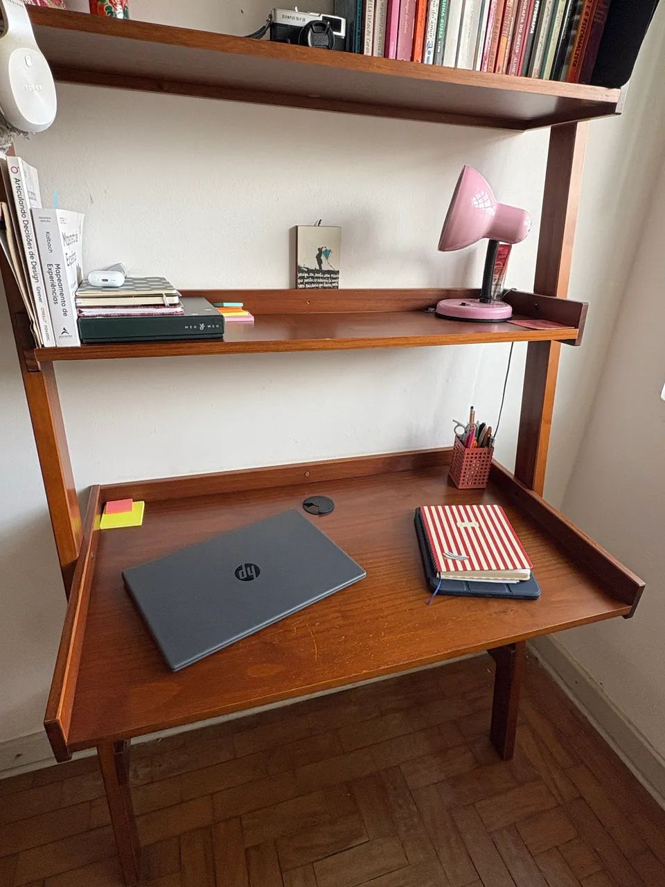 Escrivaninha com estante - Foto 5