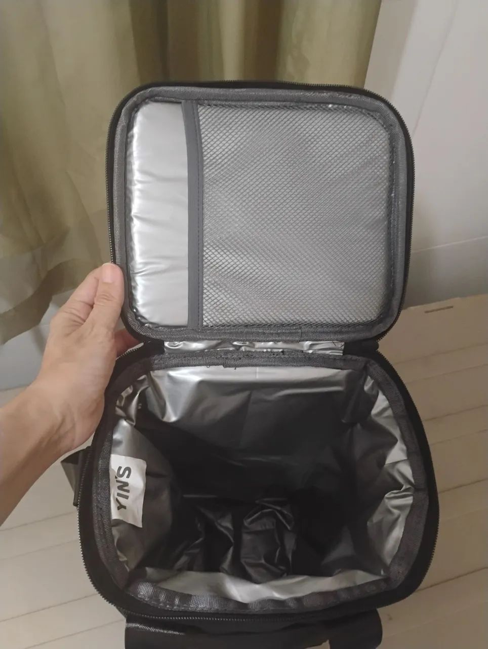Bolsa Térmica / Lancheira Yin's Preta com Alça Tiracolo - Foto 4
