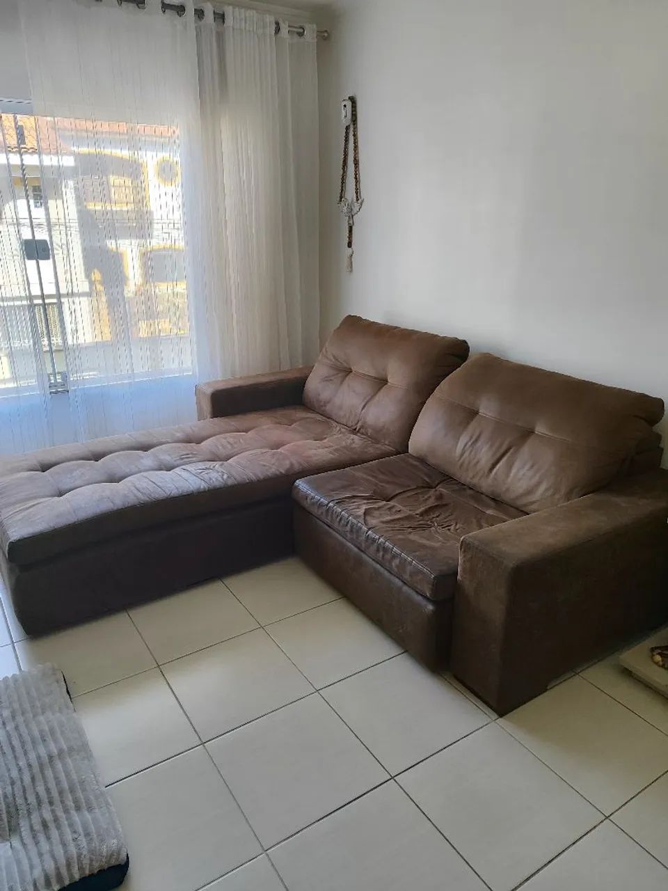 Sofá 2,50m com chaise que vira cama - Foto 4