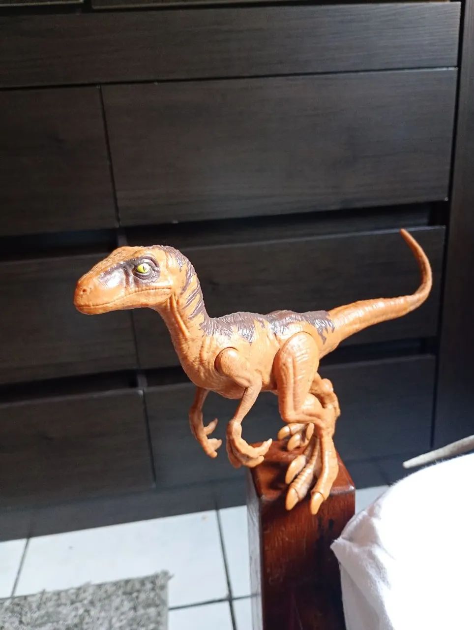 Velociraptor Mattel usado básico