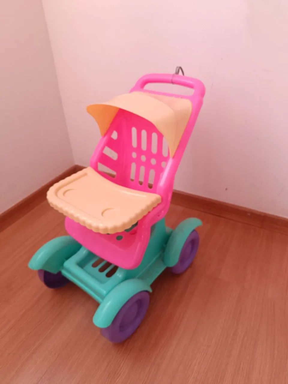 Carrinho de boneca 