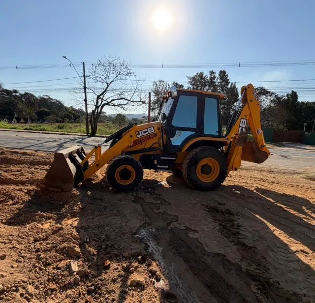 RETROESCAVADEIRA JCB 3CX 2022 4X4