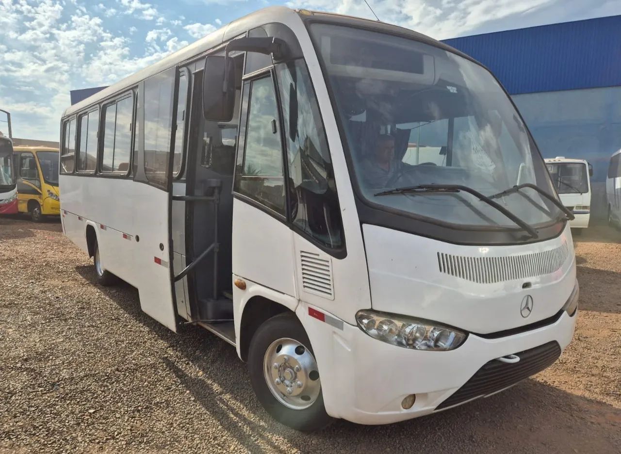 Microônibus M. BENZ - 28 lugares