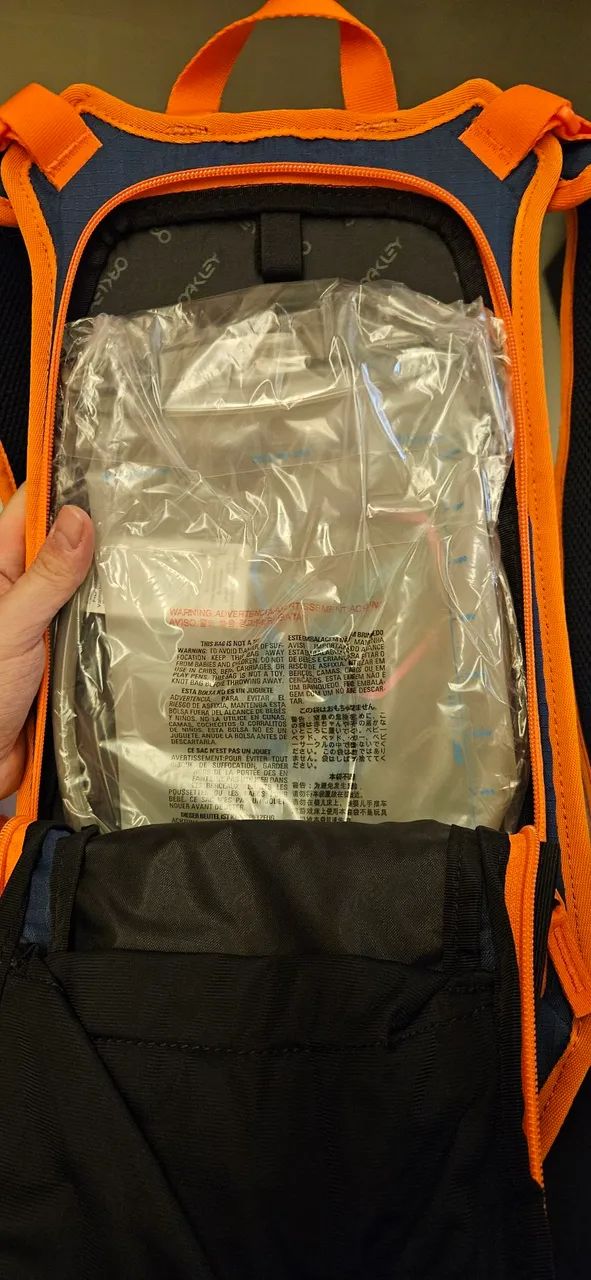 Mochila de hidratação oakley  - Foto 3