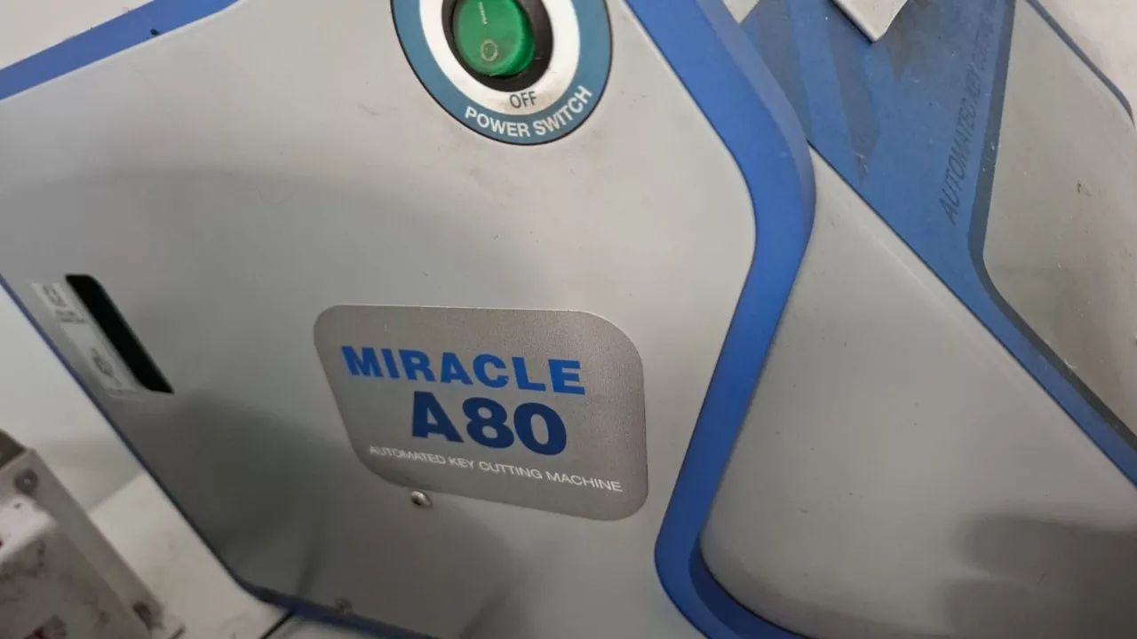 MAQUINA DE CHAVE MIRACLE A80 SEMINOVA - Foto 4