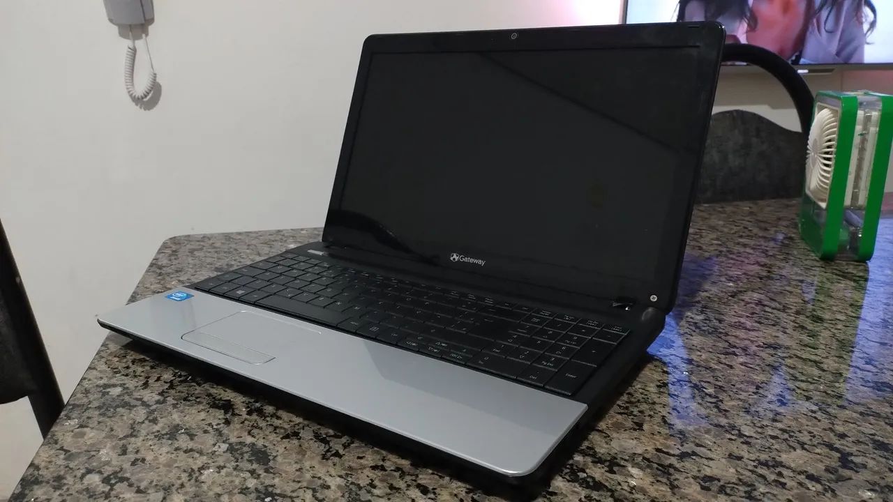 Notebook Acer 1.8 ghz com Ssd 120 gb com 8gb ( bom estado ) - Foto 2
