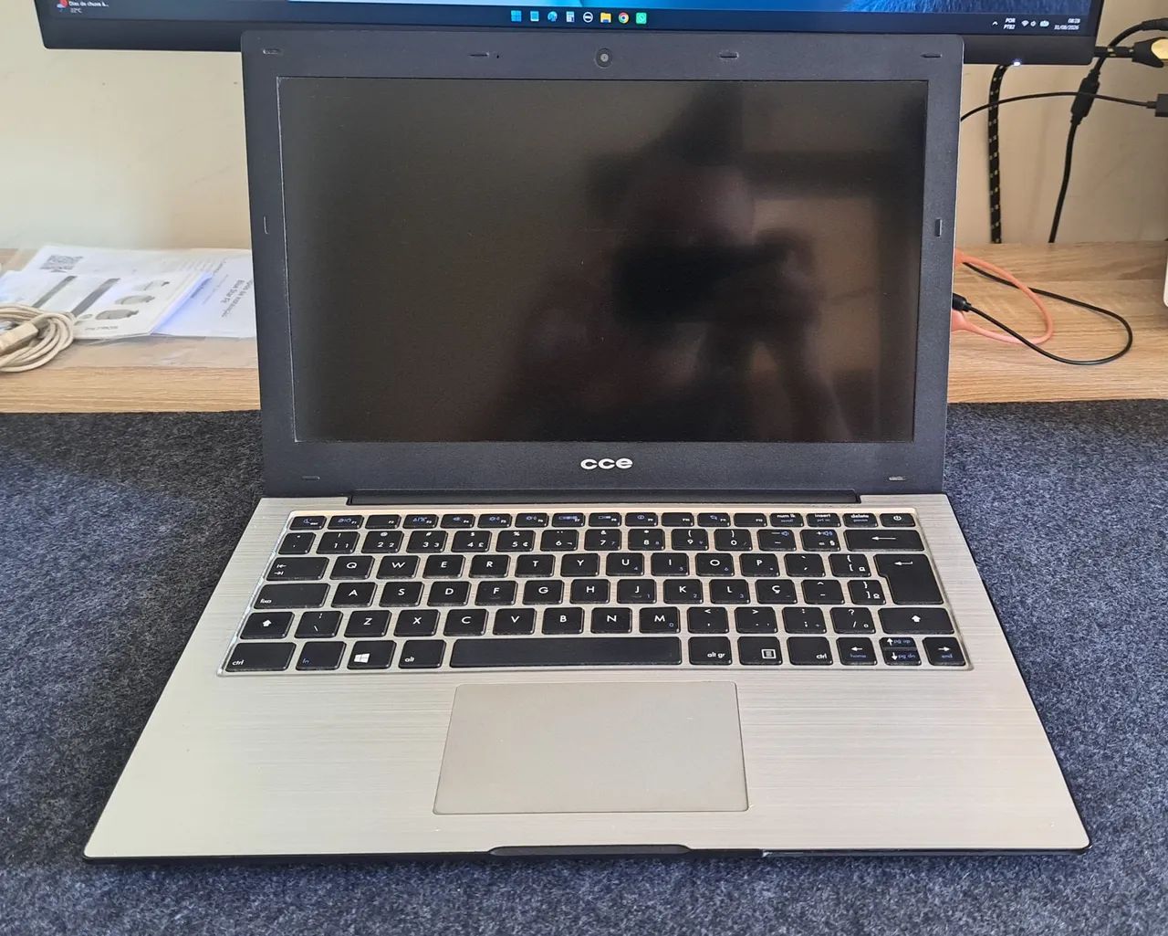 Notebook CCE win 2011