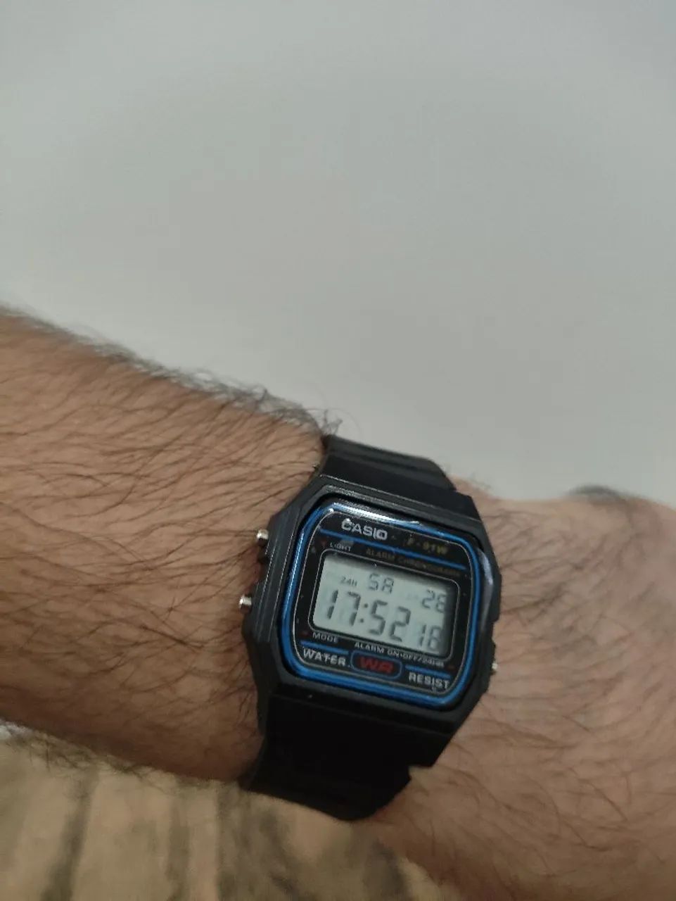 Relógio de borracha estilo Casio 